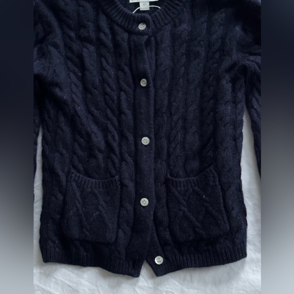 Little English | Classic cashmere blend cable knit cardigan sweater | 4T | Navy - Picture 6 of 7